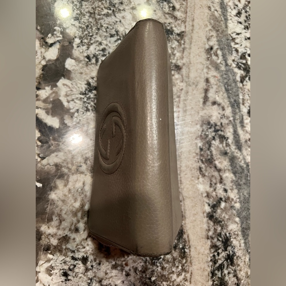 Gucci Soho Zippy Long Wallet - Picture 6 of 14